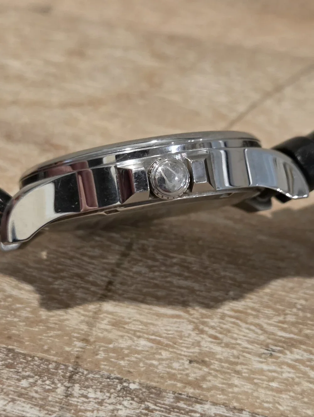 Bulova Adventurer Leather Strap Quartz 44mm Watch - Style 96B135 - Watch Has New